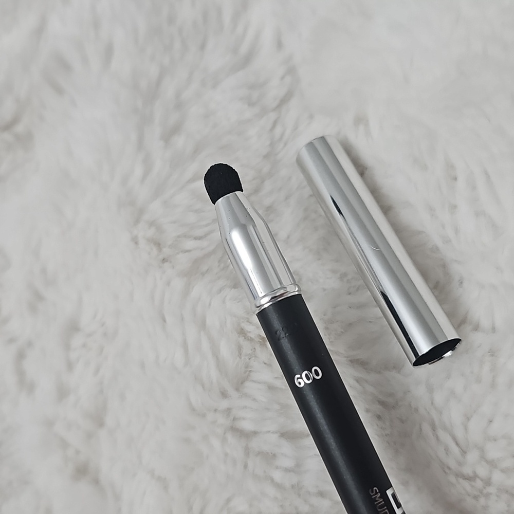 Doucce Smudge Resistant Longwear Black Kohl Eyeliner - Picture 4 of 5